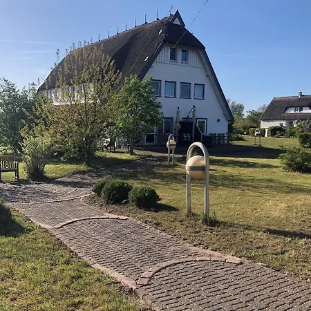 Suederhaus Hiddensee App 6 Апартаменты *